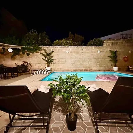 Villa Poolside Paradise Sea View Is-Swieqi