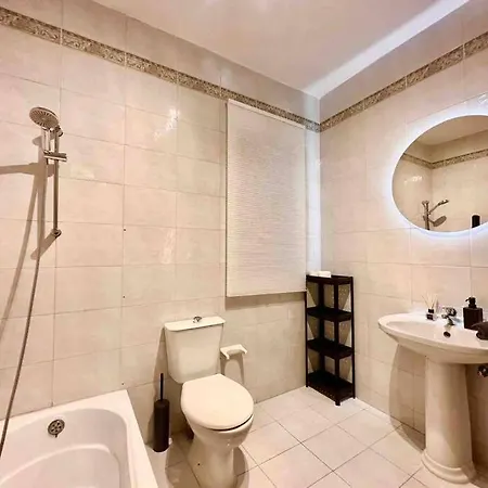 Poolside Paradise Sea View Is-Swieqi