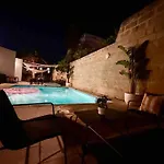 Poolside Paradise Sea View וילה Is-Swieqi