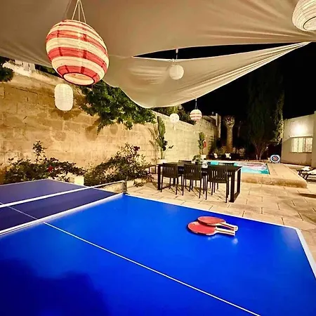 Villa Poolside Paradise Sea View Is-Swieqi
