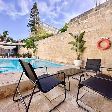 Βίλα Poolside Paradise Sea View