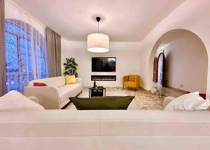 Villa Poolside Paradise Sea View Is-Swieqi