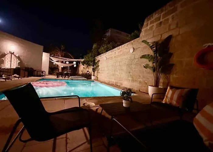 Poolside Paradise Sea View Villa Is-Swieqi